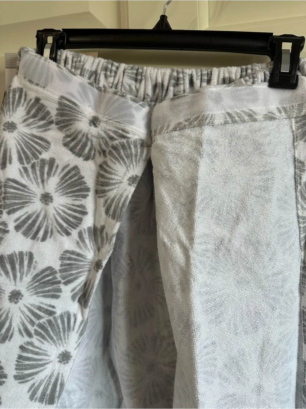 Huntington Home Cotton Spa Body Wrap Gray Floral Bath Towel NWT